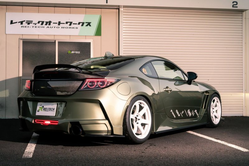 画像3: レイテックオートワークス ZN8 GR86 86 フルエアロ4点キット【FRP+アンダーパネル部分ウェットカーボンモデル】フロントバンパー フロントフェンダー サイドステップ リアバンパー (3)